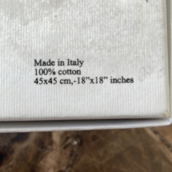 VALENTINO - Picture 2 of 4